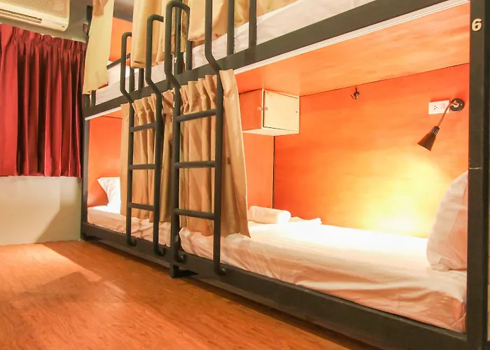 Thonglor Travellers And Cafe Hostel Bangkok
