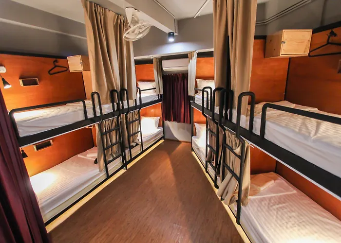 Hostel Thonglor Travellers And Cafe