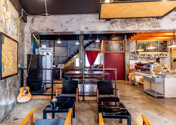 Thonglor Travellers And Cafe