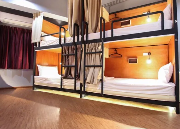 Hostel Thonglor Travellers And Cafe Bangkok