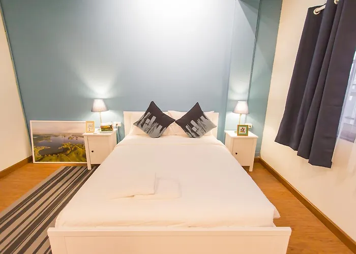 Thonglor Travellers And Cafe Hostel Bangkok