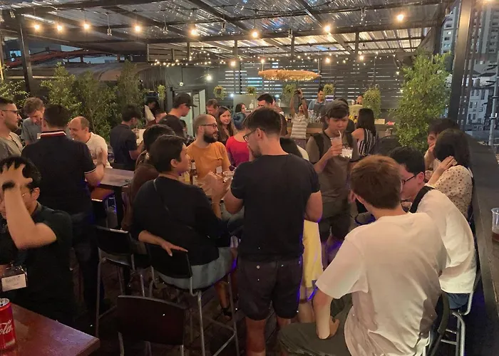 Thonglor Travellers And Cafe *
