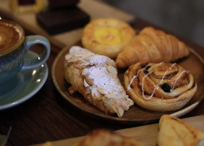 Thonglor Travellers And Cafe Hostel Bangkok