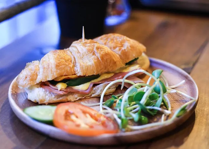 Hostel Thonglor Travellers And Cafe