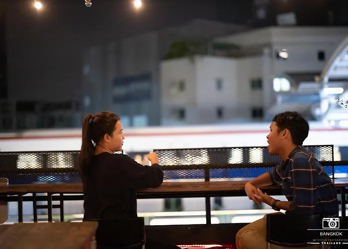 Thonglor Travellers And Cafe * Bangkok